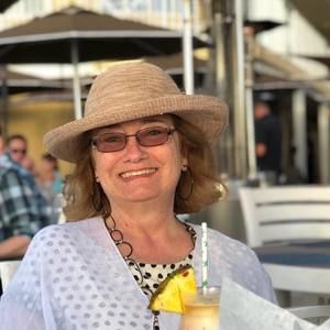 Meet your Posher, Evelyn